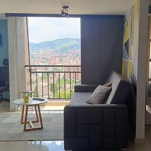 apartamento-con-vistas-a-la-ciudad-penthouse-cerca-al.colombiamedellinhotels.com/
